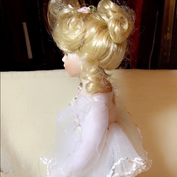NWT 🩰LIMITED EDITION🩰COLLECTIBLE MEMORIES GISELLE PORCELAIN DOLL• - Picture 9 of 14